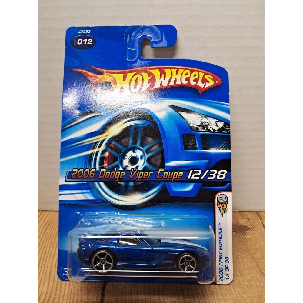 2006 Hot Wheels #12 First Editions 12/38 2006 DODGE VIPER COUPE